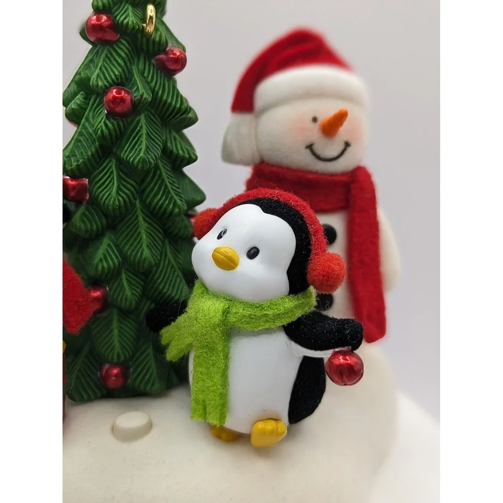 Hallmark 2007 Very Merry Trio‎ Magic Sound Ornament Penguins Snowman Flocked